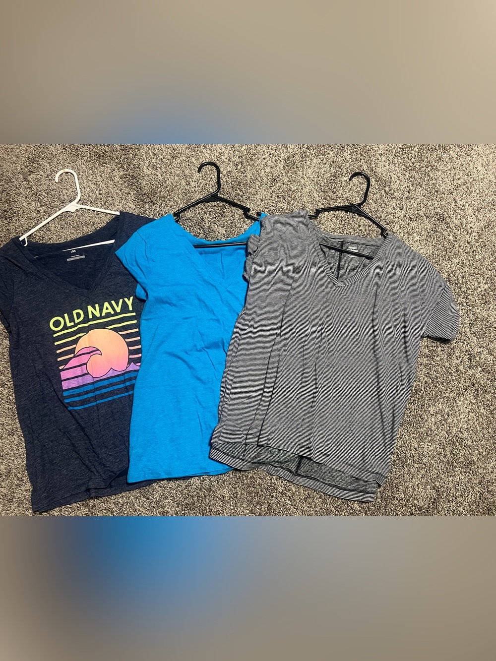 Old Navy Women’s Blue Short-Sleeve V-Neck Tee